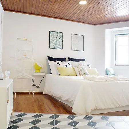 Alfama Rose - Guitarra Appartement